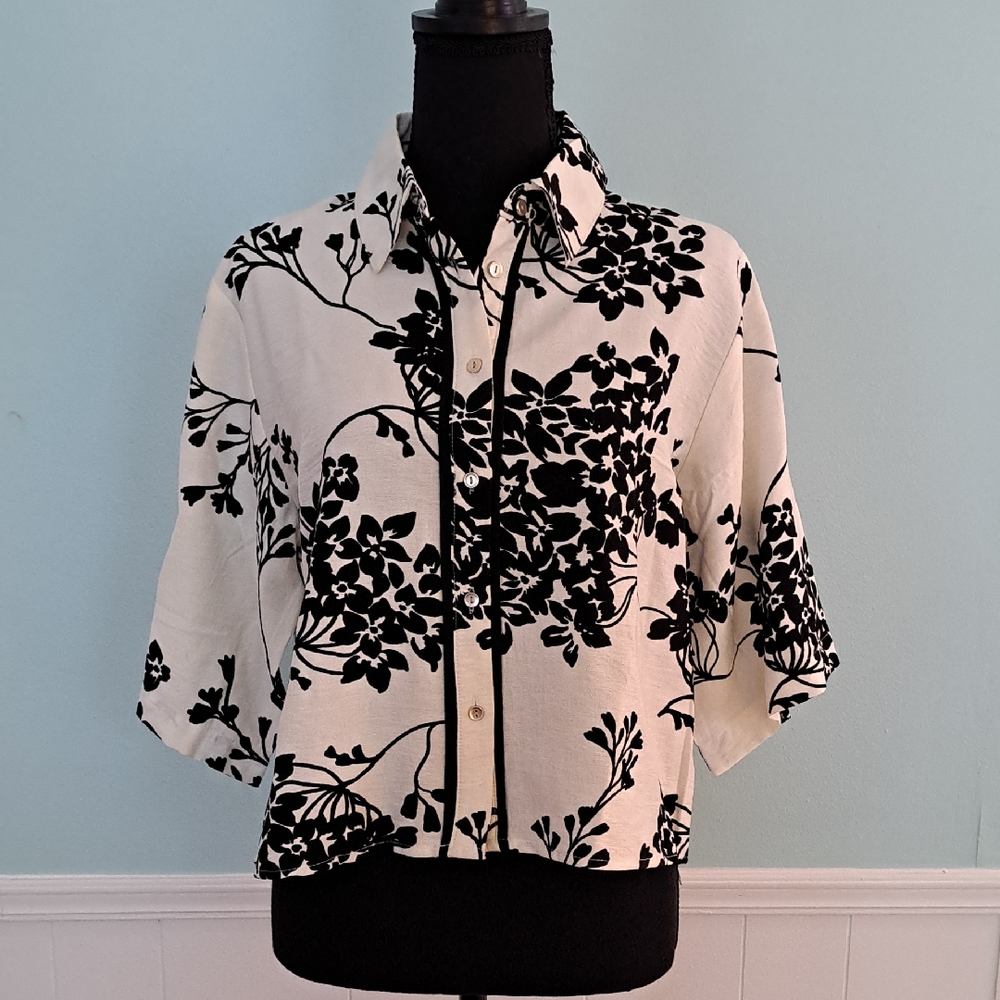 ABS SHIRT, Black/Cream Floral, Elbow Length Sleeves, Boxy Cut, Size M